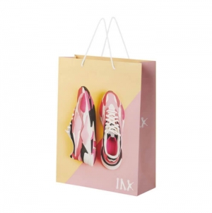 Saco de papel integra feito � m�o com al�as de corda pl�stica � 31 x 12 x 41 cm