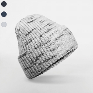 Gorro com patch de malha grossa