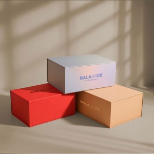 uma variedade de embalagens