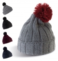 Gorro com pompom e dobra